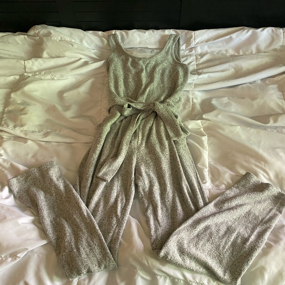 SUPER COMFORTABLE Lou&Grey Romper